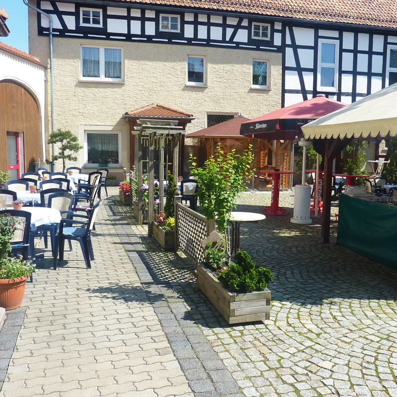 Bei Sonnenschein viel Platz für Ihre Gäste. 